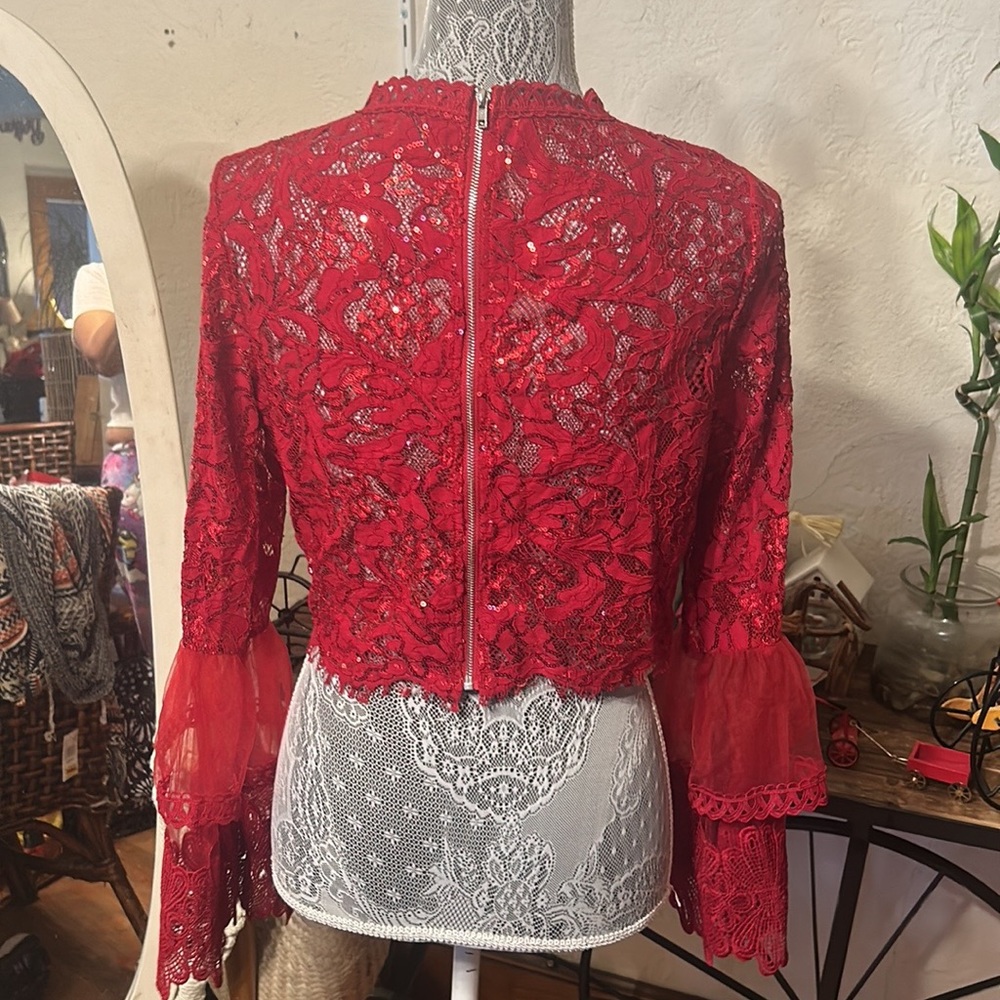 lace flared sleeve blouse very beautiful blouse size small